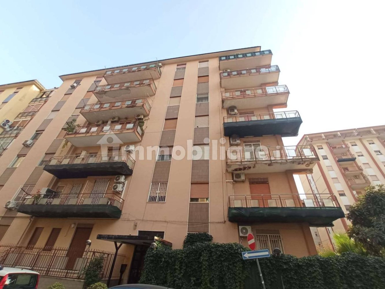 3 bedrooms Apartment in Palermo, Italy No. 46064