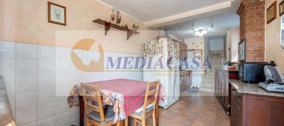 Дом с 4 комнатами в Рим, Италия № 201721 15