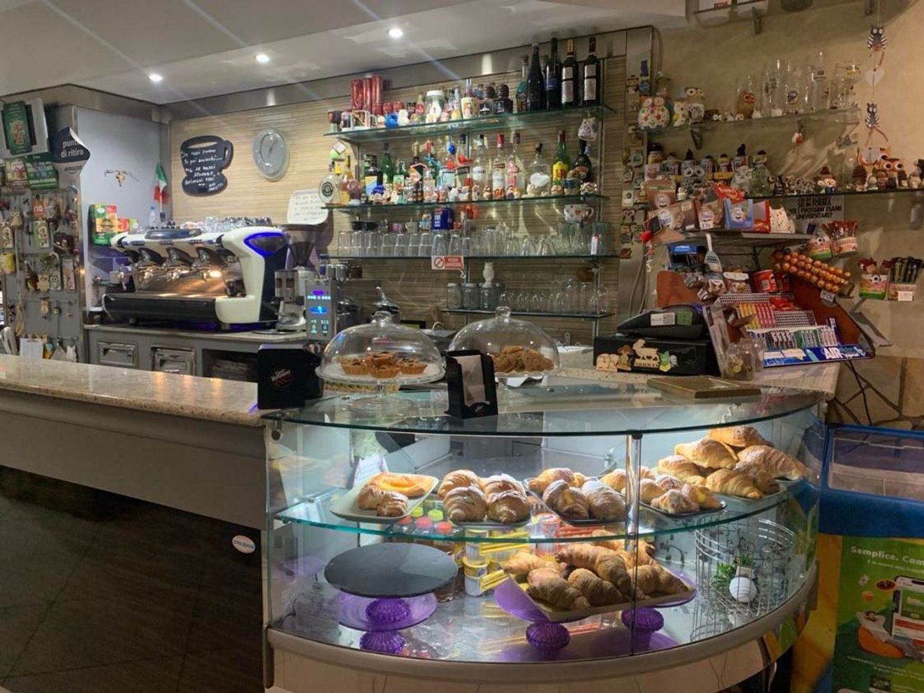 50m² Commercial property in Latina, Italy No. 318165