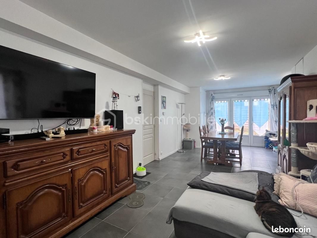 4 chambres Maison à Châteaulin, France No. 48001