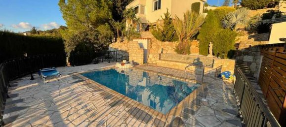 5 bedrooms Villa in Tala, Cyprus No. 19541 2