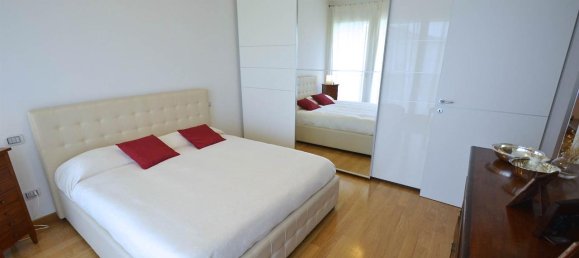 5 rooms Apartment in Cusago, Italy No. 156456 16