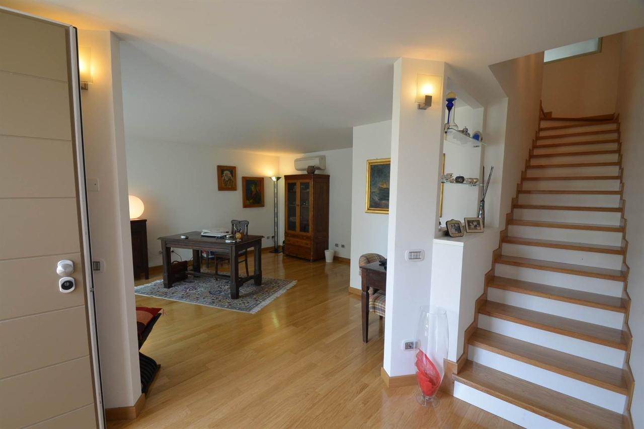 5 rooms Apartment in Cusago, Italy No. 156456