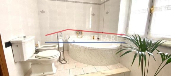 Casa de 7 habitaciónes en Massa, Italy No. 215061 2