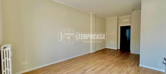 Apartamento T2 em Turin, Italy N.º 333852 4