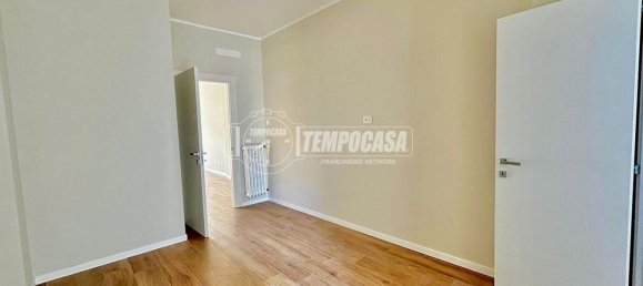 Apartamento T2 em Turin, Italy N.º 333852 11