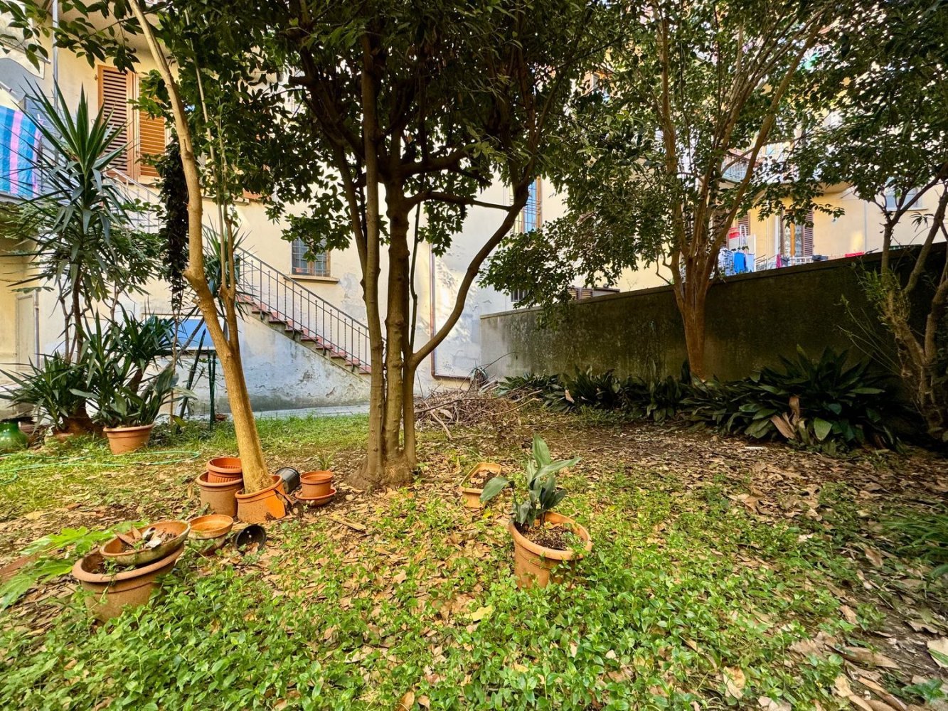 5 rooms Apartment in Florence, Italy No. 204480