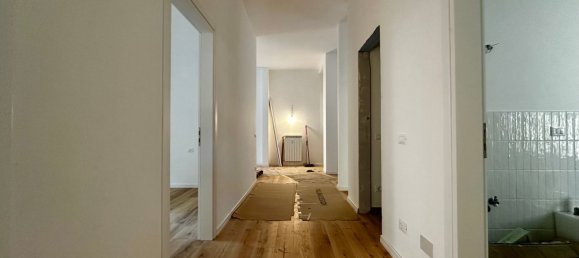 5 rooms Apartment in Florence, Italy No. 204480 17
