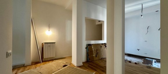 5 rooms Apartment in Florence, Italy No. 204480 7