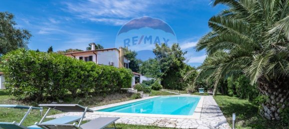 4 bedrooms Villa in Coriano, Italy No. 208075 34