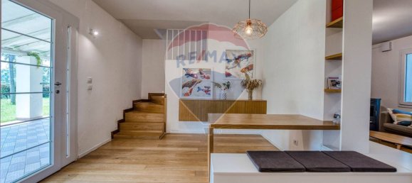 4 bedrooms Villa in Coriano, Italy No. 208075 8