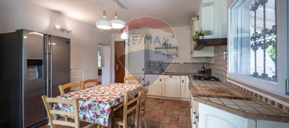 4 bedrooms Villa in Coriano, Italy No. 208075 2