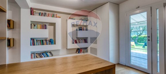 4 bedrooms Villa in Coriano, Italy No. 208075 11