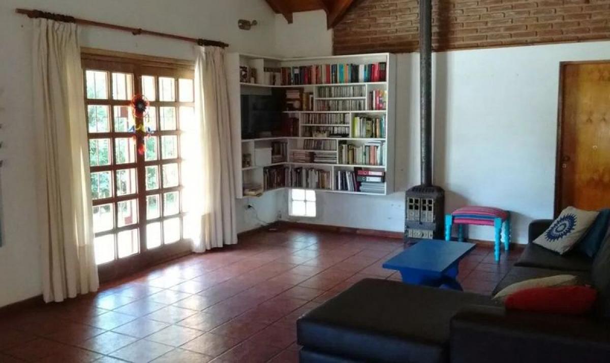 3 bedrooms House in Mar del Plata, Argentina No. 88618