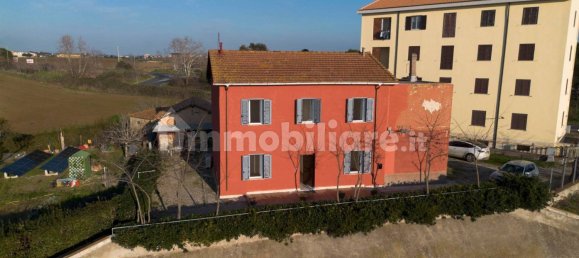 Дом с 5 спальнями в Монтальто ди Кастро, Италия № 265840 16