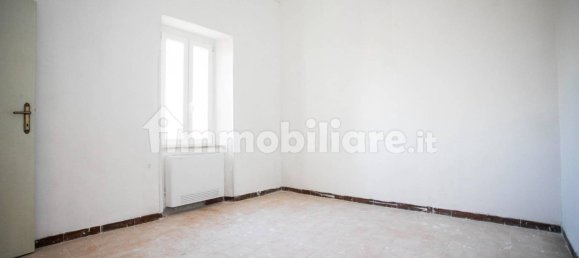 Дом с 5 спальнями в Монтальто ди Кастро, Италия № 265840 12