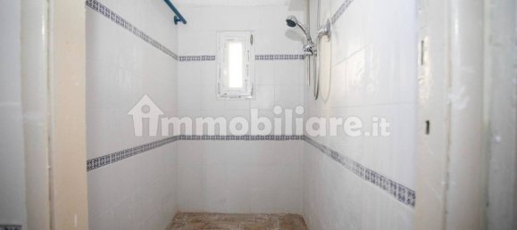 Дом с 5 спальнями в Монтальто ди Кастро, Италия № 265840 15