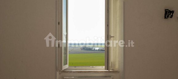 Дом с 5 спальнями в Монтальто ди Кастро, Италия № 265840 5