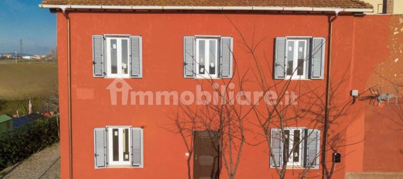 Дом с 5 спальнями в Монтальто ди Кастро, Италия № 265840 2