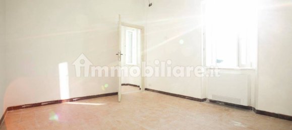 Дом с 5 спальнями в Монтальто ди Кастро, Италия № 265840 10