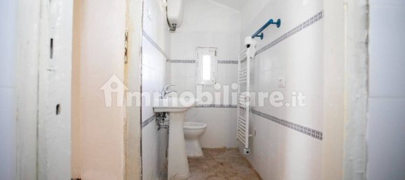 Дом с 5 спальнями в Монтальто ди Кастро, Италия № 265840 14