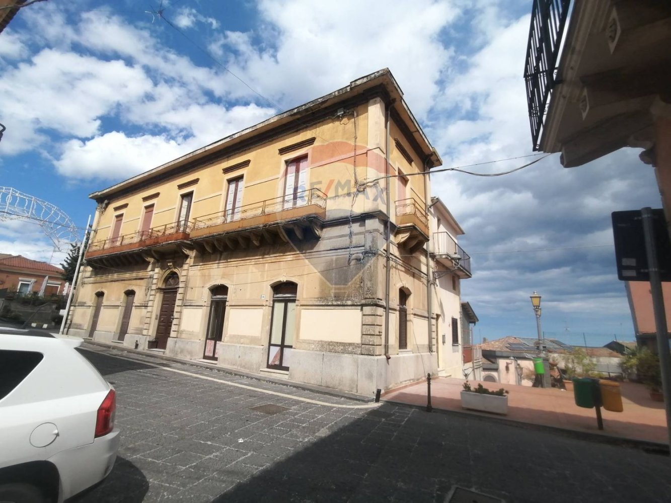 Apartamento de 6 habitaciónes en Milo, Italy No. 292766