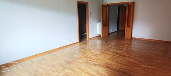 Apartamento de 3 dormitorios en Madrid, Spain No. 189387 4