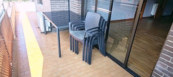 Apartamento de 3 dormitorios en Madrid, Spain No. 189387 6