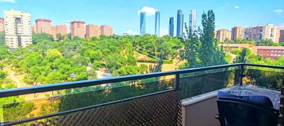 Apartamento de 3 dormitorios en Madrid, Spain No. 189387 17