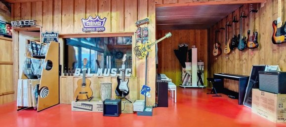 Gewerbliche Immobilie in Charleville-Mezieres, France 193m², Nr. 232138 6