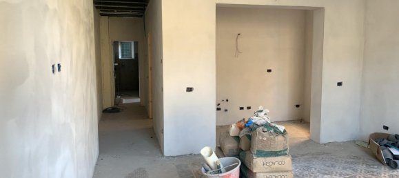 Studio in Florence, Italy No. 32995 5