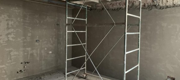 Studio in Florence, Italy No. 32995 4