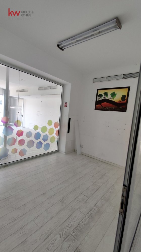 6-salle Bureau à Strovolos, Cyprus No. 26482