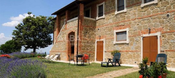 Вилла с 9 спальнями в Пьенца, Италия № 469 3