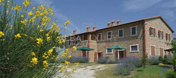 Вилла с 9 спальнями в Пьенца, Италия № 469 12