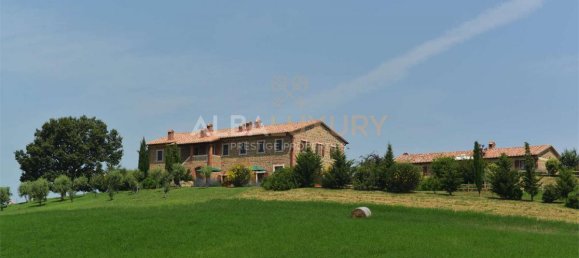 Вилла с 9 спальнями в Пьенца, Италия № 469 2