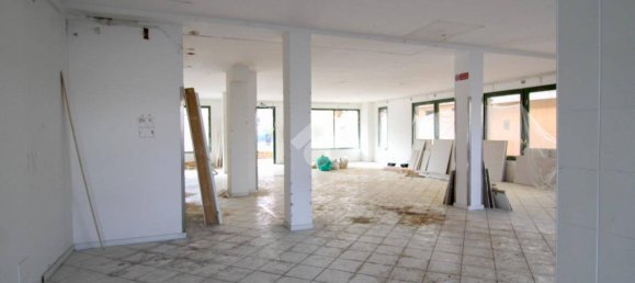 1 room Office in Stezzano, Italy No. 86890 11