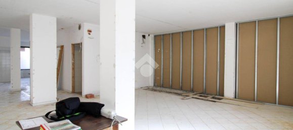 1 room Office in Stezzano, Italy No. 86890 9