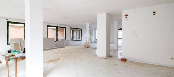 1 room Office in Stezzano, Italy No. 86890 5