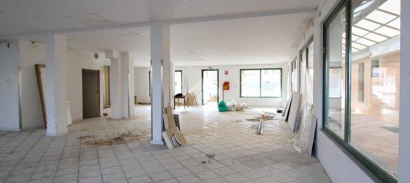 1 room Office in Stezzano, Italy No. 86890 12