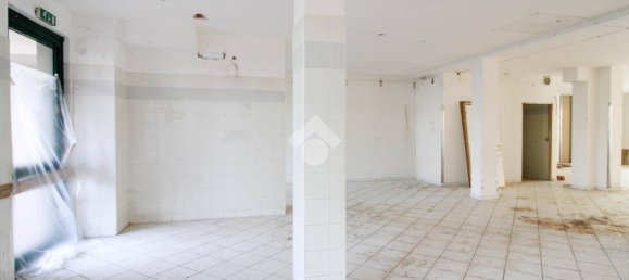 1 room Office in Stezzano, Italy No. 86890 8