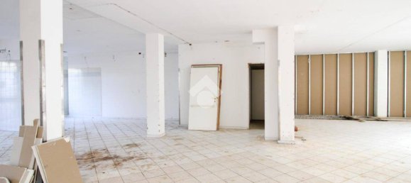 1 room Office in Stezzano, Italy No. 86890 15