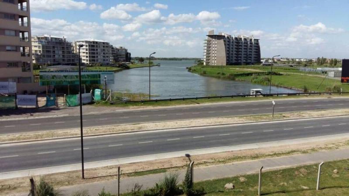 Studio in Tigre, Argentina No. 7522