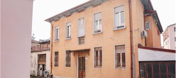 3 bedrooms House in Brescia, Italy No. 308535 2