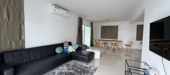 3 bedrooms House in Pattaya, Thailand No. 71296 2
