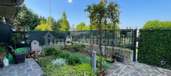 4 chambres Appartement à Stezzano, Italy No. 294404 3