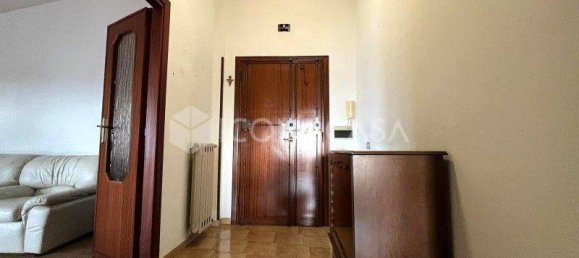 2 bedrooms Apartment in Milan, Italy No. 271503 4