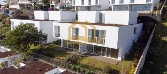 3 bedrooms House in Funchal, Portugal No. 18960 3