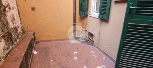 4 rooms Apartment in Genoa, Italy No. 32670 9