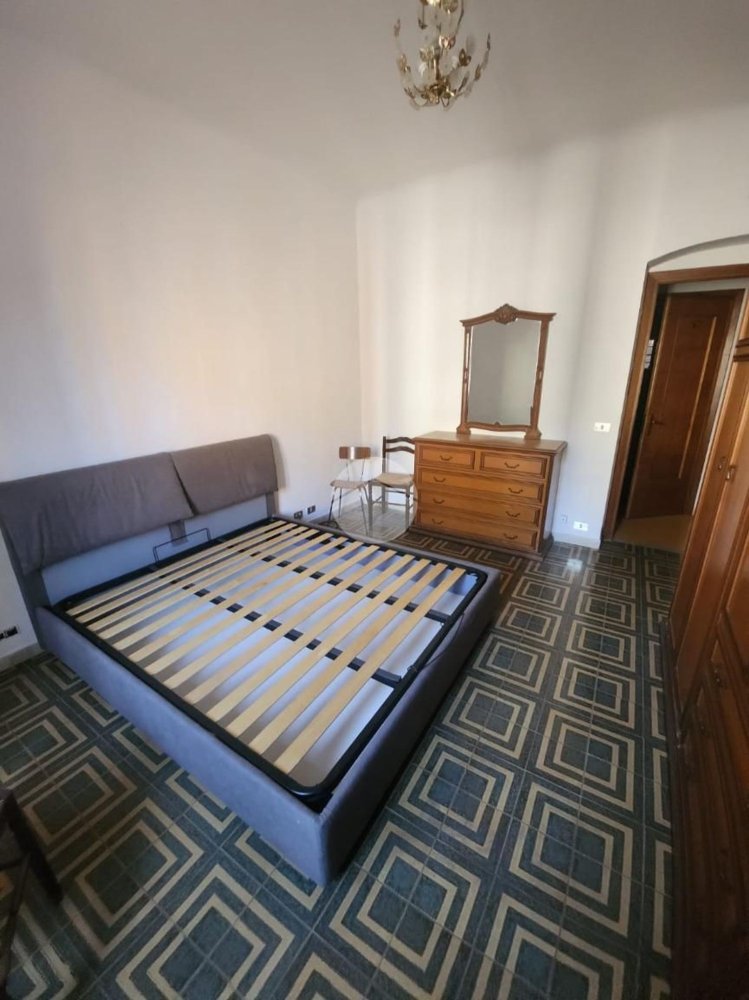 4 rooms Apartment in Genoa, Italy No. 32670
